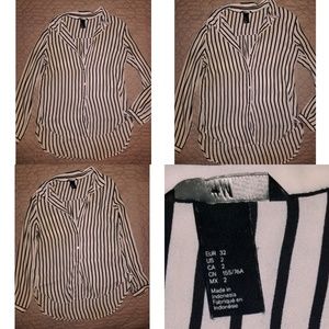 $4 ☃️ TODAY ONLY Black&W Stripped Button-up ❗